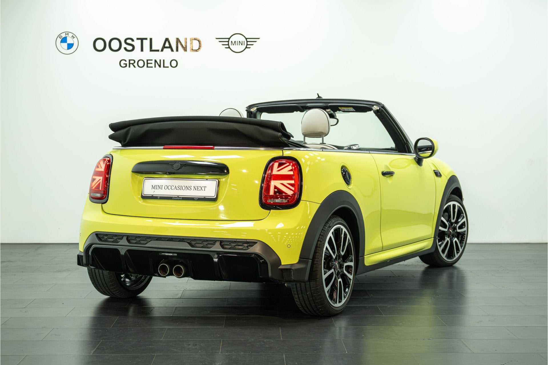 MINI Cabrio Cooper S JCW Automaat / Sportstoelen / Keyless E, Auto's, Mini, 15 km/l, 4 cilinders, Bedrijf, Grijs