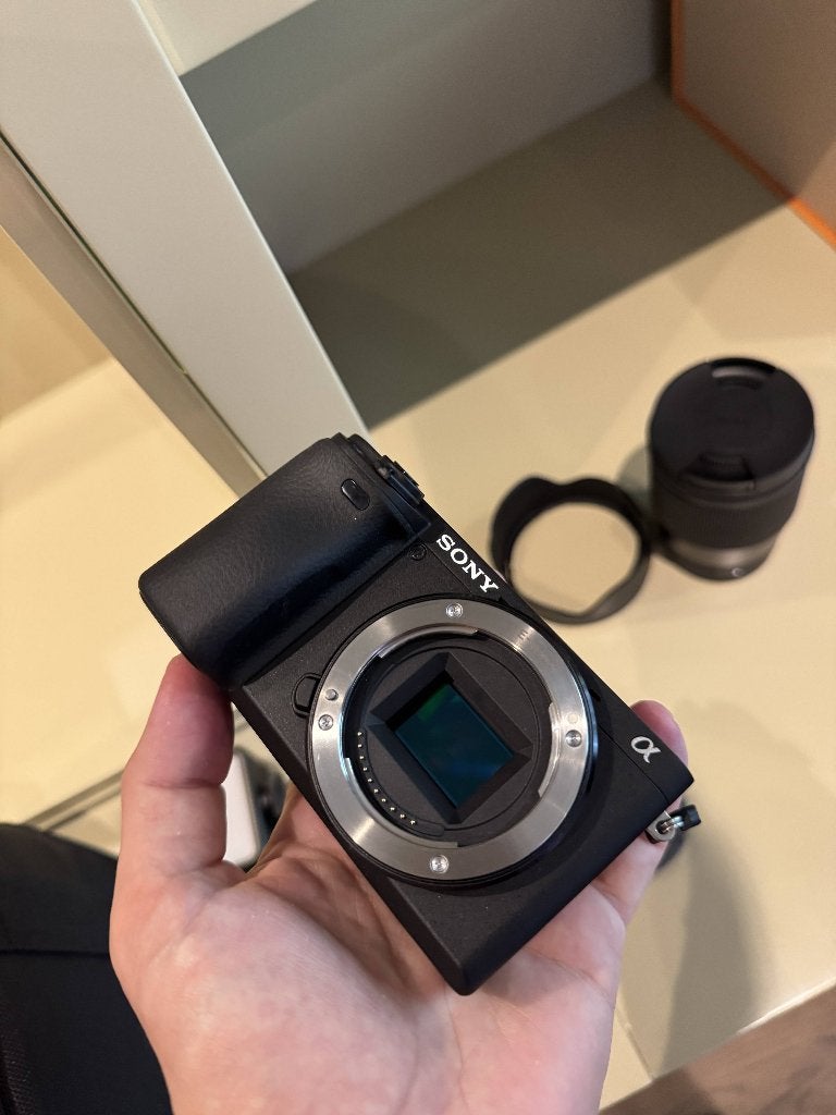 Sony Alpha A6400 Body slechts 1 jaar oud, Audio, Tv en Foto, Fotocamera's Digitaal, Ophalen of Verzenden, Zo goed als nieuw, 24 megapixels