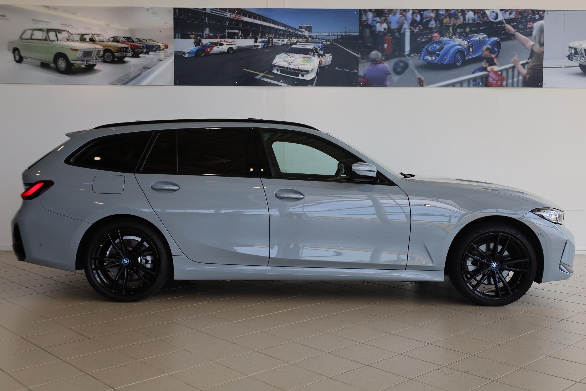 BMW 3 Serie Touring 330e xDrive M Sportpakket | Elektr. Trek, Auto's, 1998 cc, Stof, Gebruikt, Euro 6