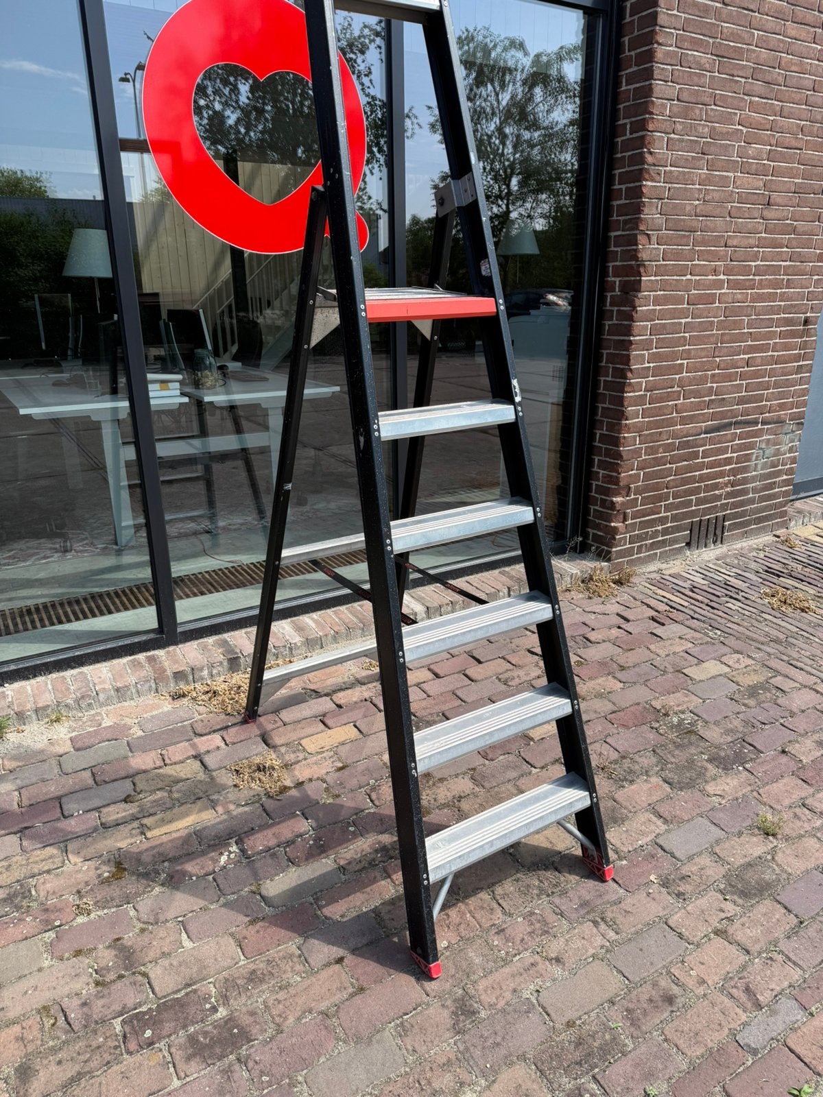 Altrex Trap 6 Treden, Doe-het-zelf en Verbouw, Ladders en Trappen, Ophalen, Zo goed als nieuw, Minder dan 2 meter