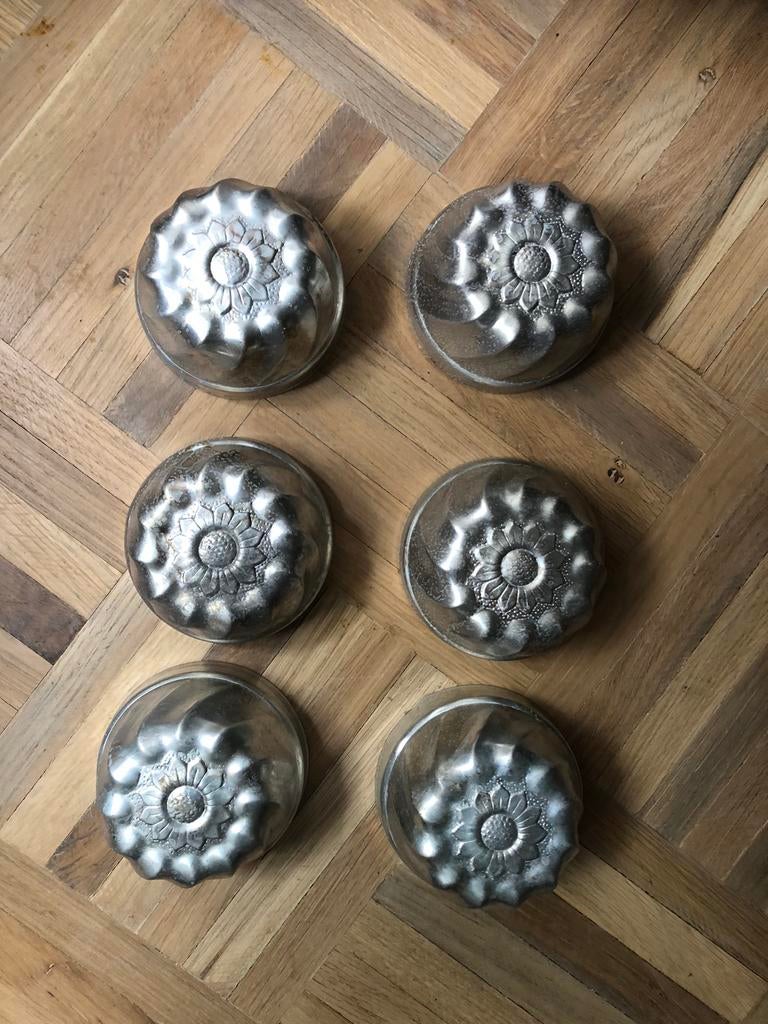 Keuken: 6 mooie puddingvormpjes metaal, Ophalen of Verzenden, Zo goed als nieuw, Taarten of Cupcakes, Bakvorm
