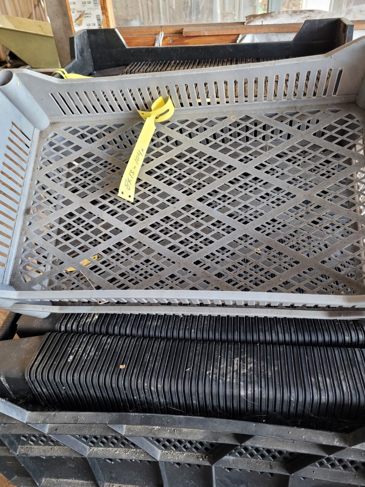 Grijze stapelbare kunststof kistjes (14 stuks), Ophalen, Gebruikt, 50 tot 75 cm, Minder dan 40 cm