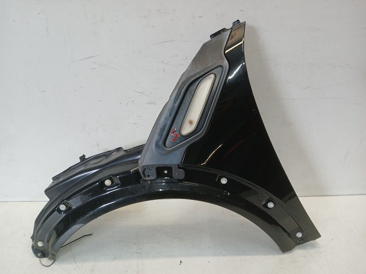 Spatbord links voor Mini Countryman, Auto-onderdelen, Onderdelen@venauto.nl, Van der Ven Autorecycling B.V., Gebruikt, Ettenseweg 76, 4706 PB Roosendaal, The Netherlands