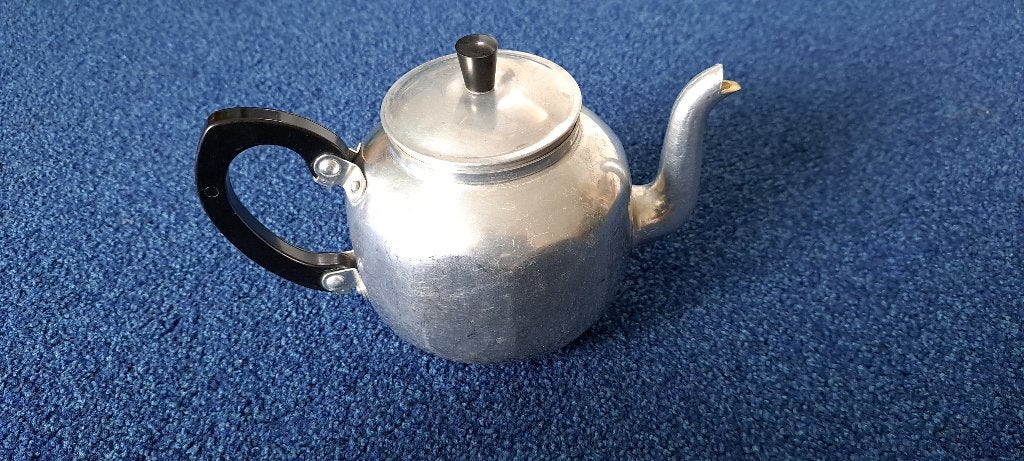 vintage aluminium theekan., Ophalen of Verzenden, Gebruikt