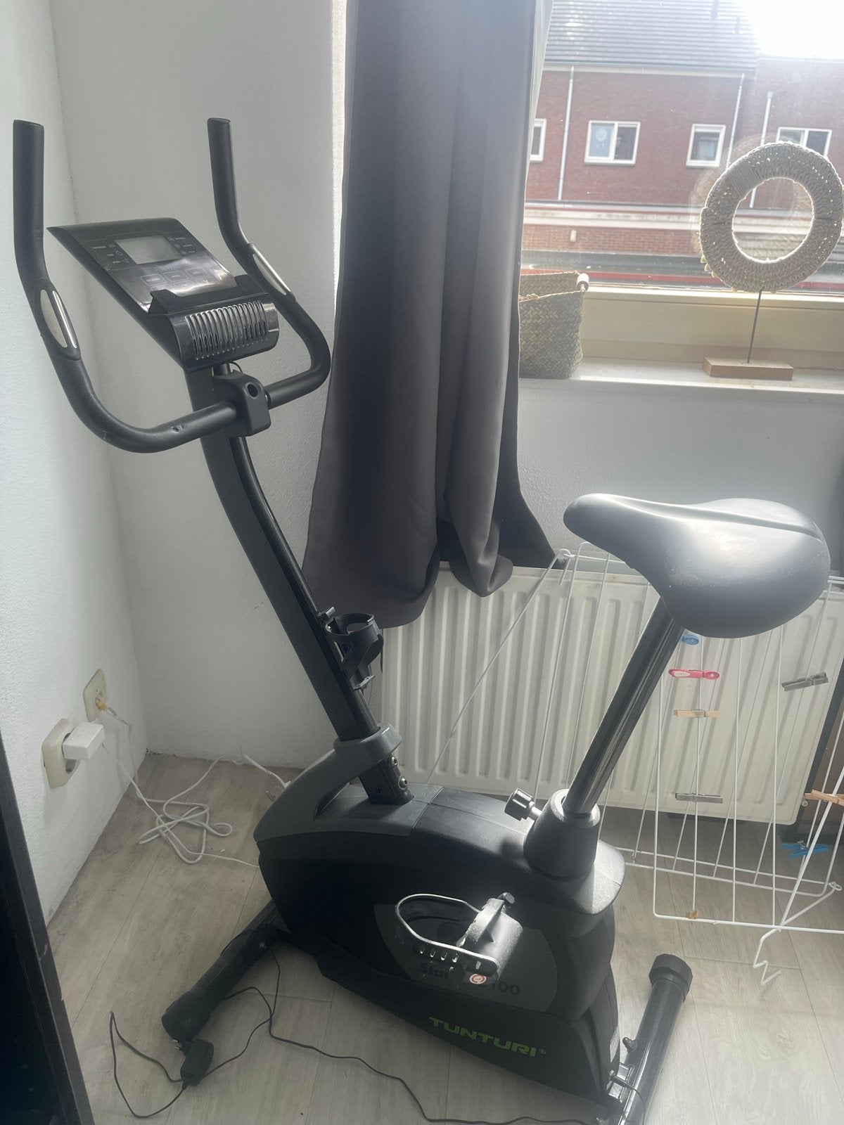 Tunturi Hometrainer - Ideaal voor Thuis Fitness, Ophalen, Gebruikt, Metaal, Benen