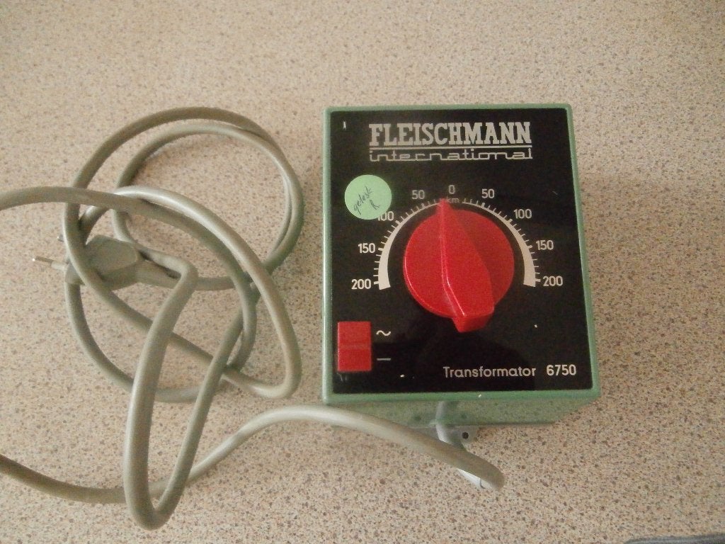 Fleischmann trafo 6750 in goede staat, Hobby en Vrije tijd, Transformator of Voeding, Gelijkstroom, Fleischmann, Ophalen of Verzenden