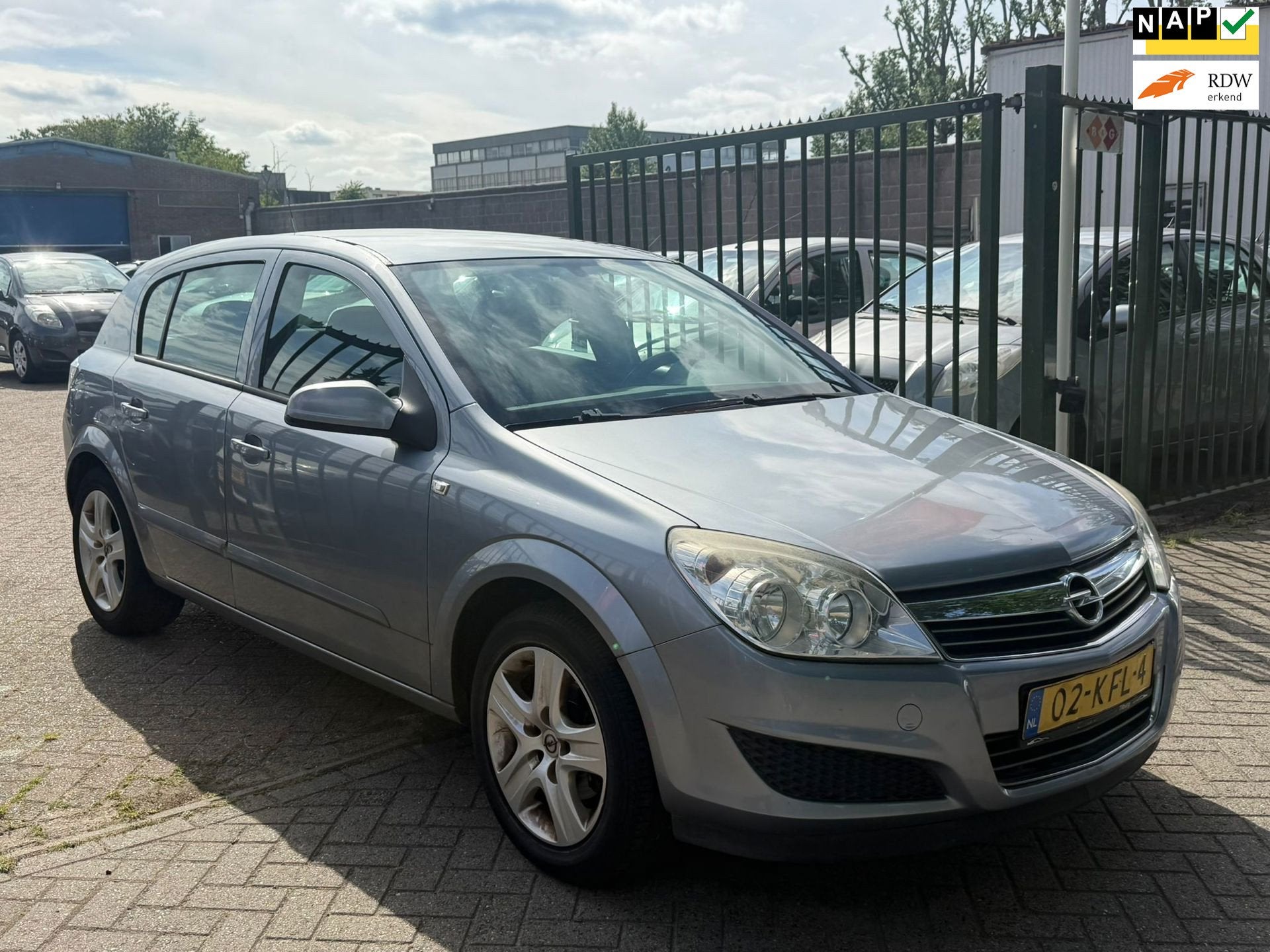Opel Astra 1.6 Cosmo airco cruis control cv op afs, Voorwielaandrijving, 15 km/l, Gebruikt, 4 cilinders