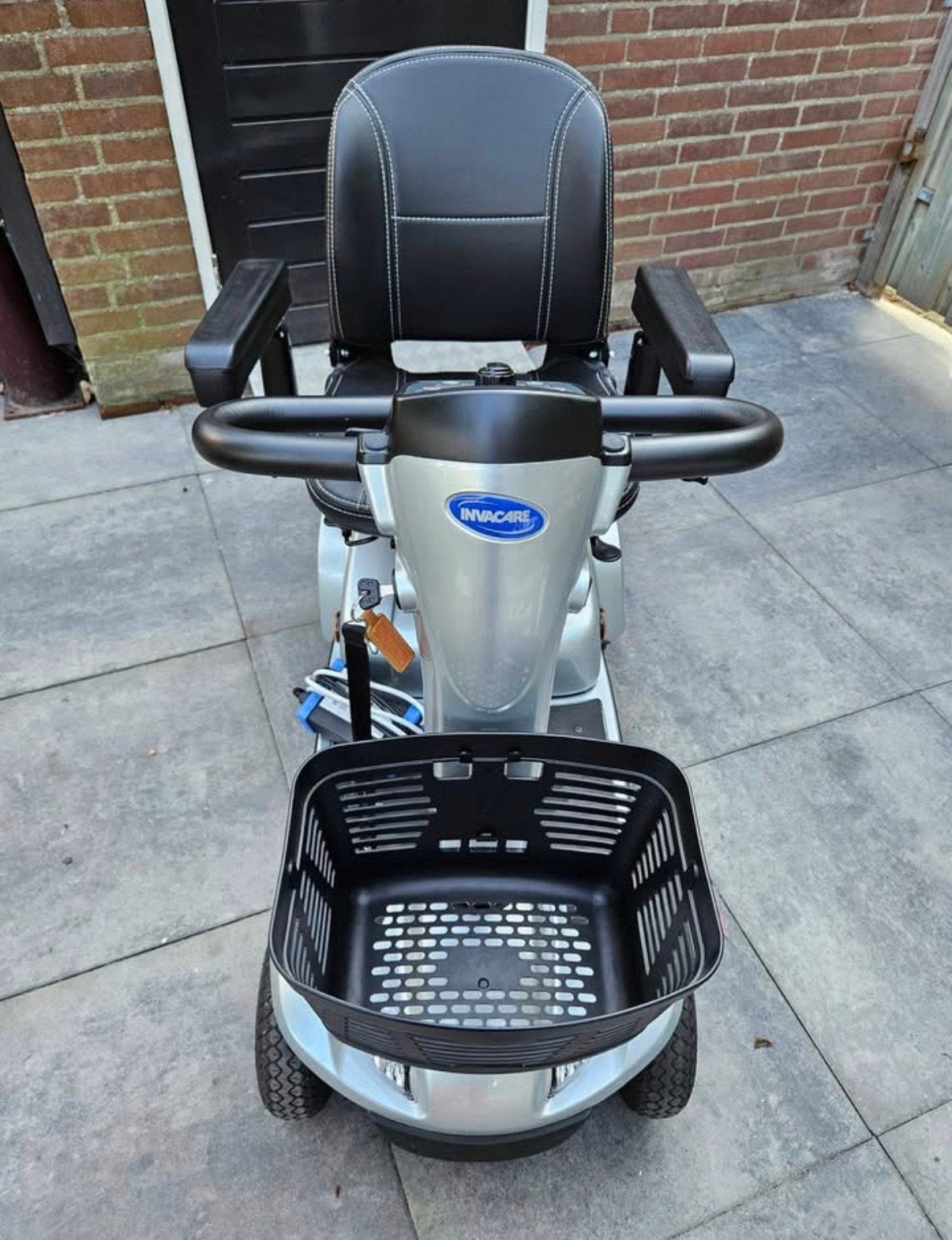 Invacare Leo 2 scootmobiel, Ophalen, Zo goed als nieuw, Invacare, 10 km/u of minder