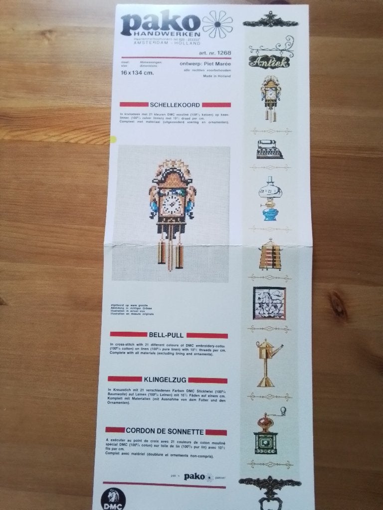 Borduurpatroon van een schellekoord, met antieke spulletjes, Ophalen of Verzenden, Zo goed als nieuw, Handborduren, Patroon