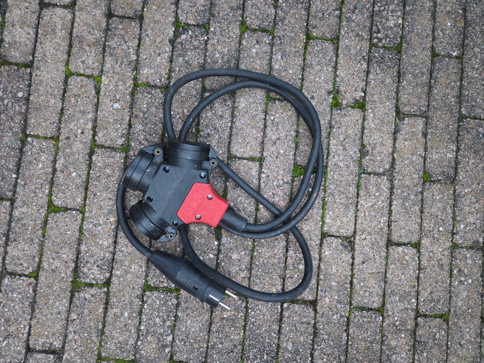Stroomverdeler met CEE stekker en 2 stopcontacten, Ophalen of Verzenden, Gebruikt, Overige merken, Stekkerdoos