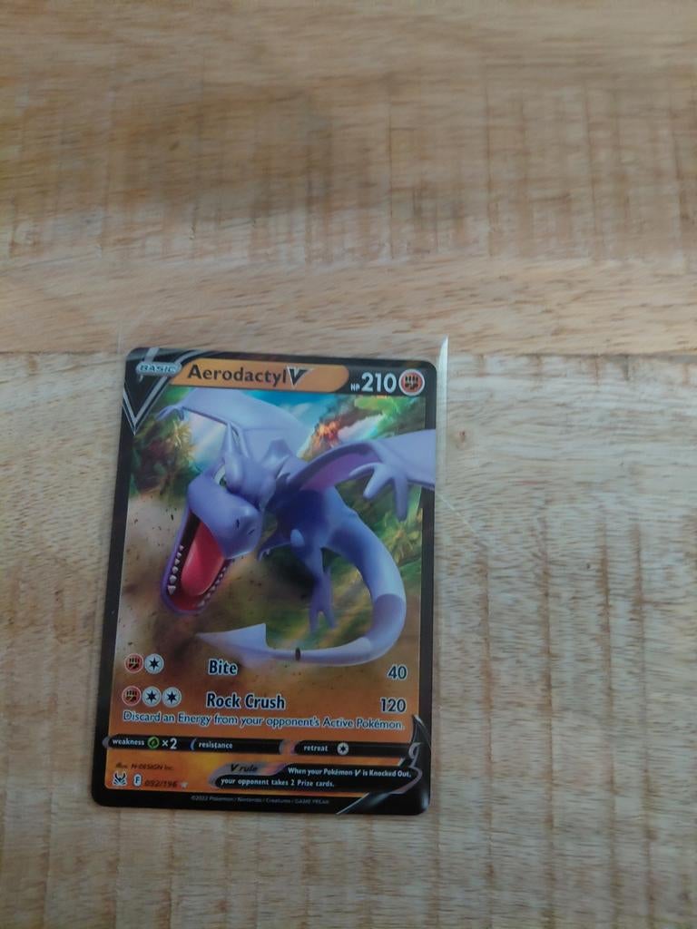 Aerodactyl V (052/196) Pokémon Kaart - Zo goed als nieuw, Ophalen of Verzenden, Zo goed als nieuw, Losse kaart