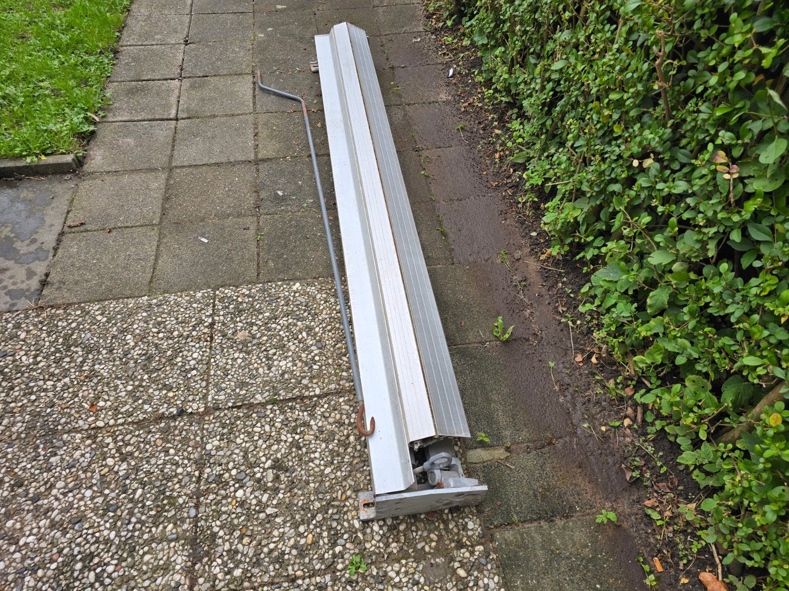 zonnescherm gebruiken 2 meter breed,  hand b n, Ophalen of Verzenden, Gebruikt, Knikarmscherm