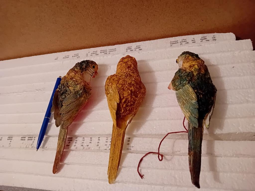 Set van drie decoratieve papagaai Leuk voor in huis. zijn in, Dieren en Toebehoren, Vogels | Kanaries, Kleurkanarie, Geslacht onbekend