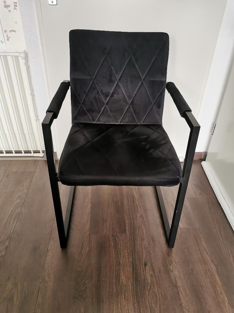 2 Eetkamerstoelen, Ophalen, Twee, Zwart, Zo goed als nieuw