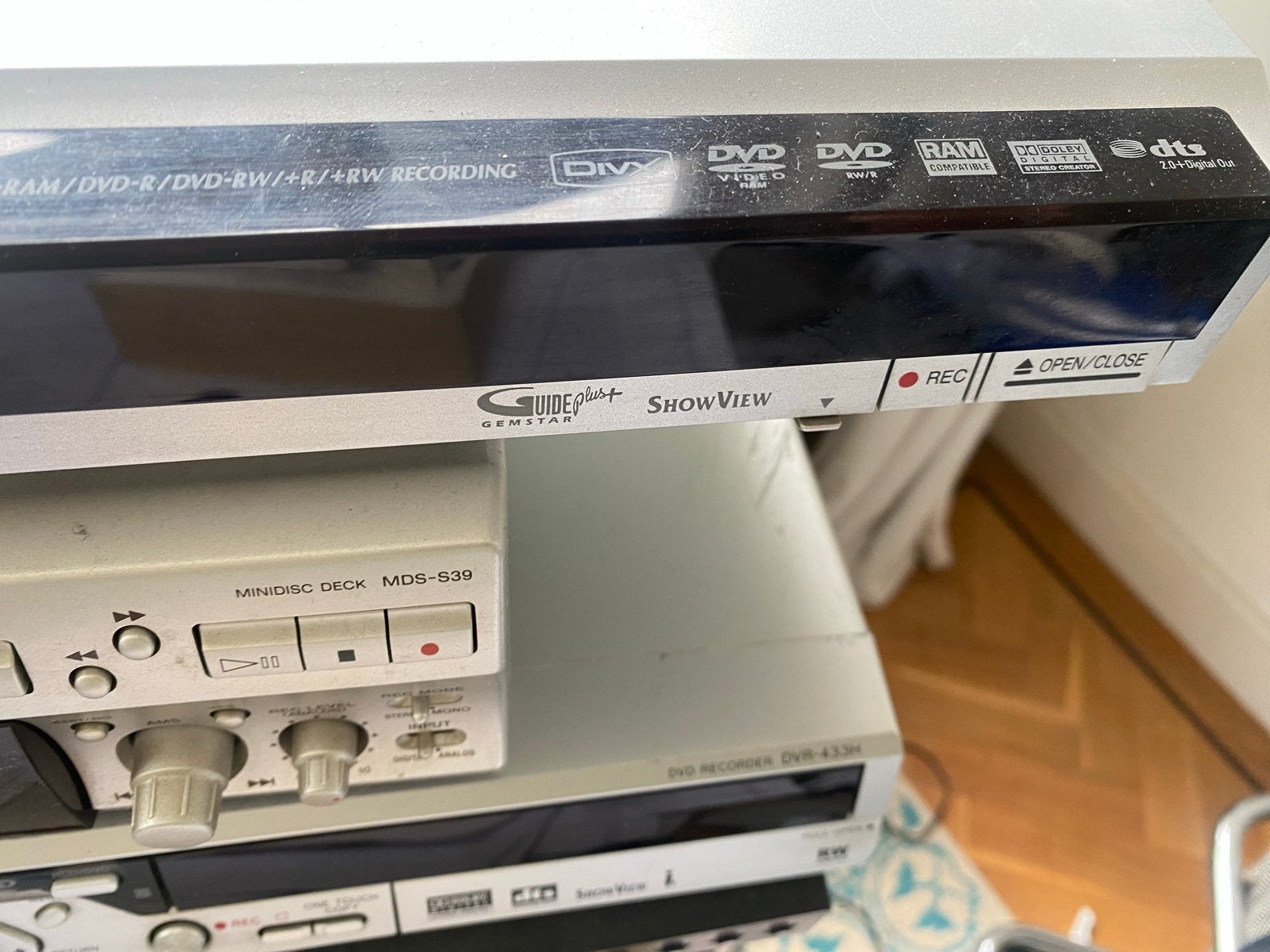Panasonic DMR-EH57 HDD DVD Recorder 160GB HDMI, Panasonic, Fabrikant: Panasonic Marketing Europe GmbH Straat: Hagenauer Straße 43 Postcode: 65203 Plaats: Wiesbaden Land: Duitsland