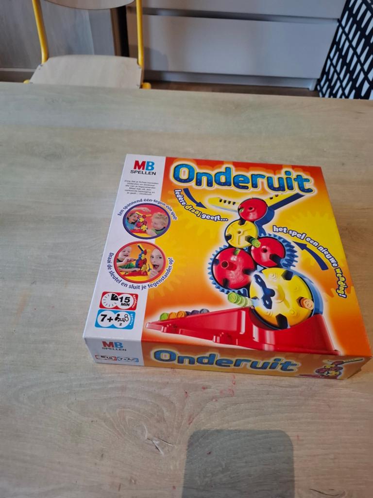 Onderuit bordspel van MB Spellen - Compleet en Netjes, MB Spellen, Een of twee spelers, Ophalen of Verzenden, Zo goed als nieuw