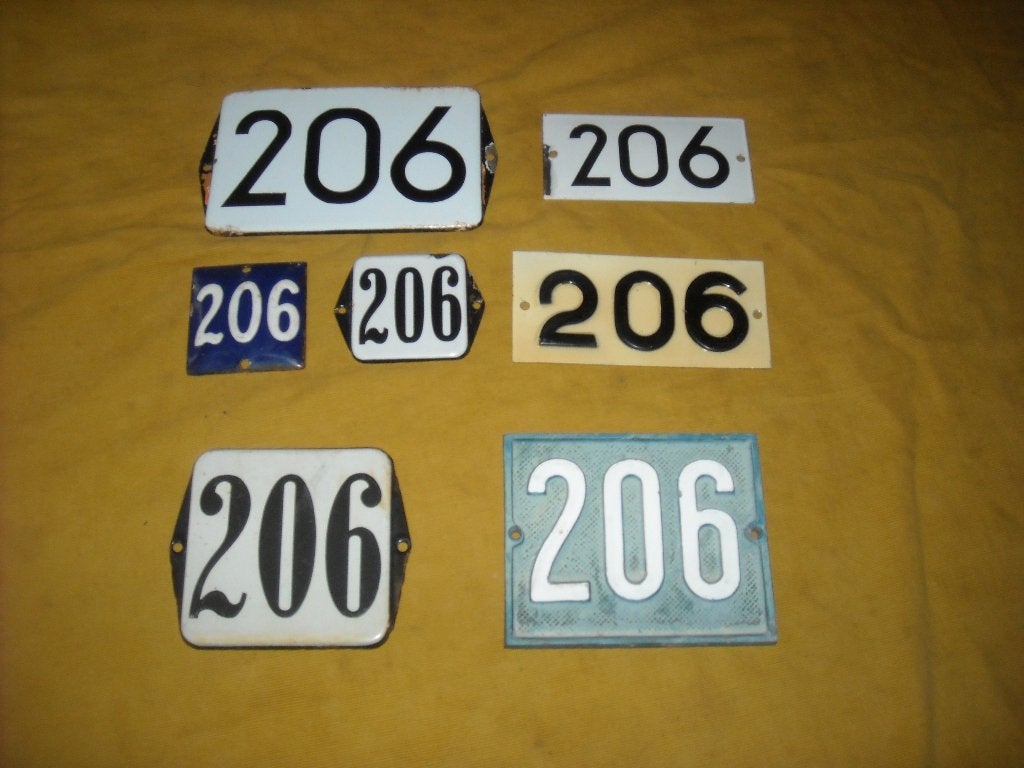 oud emaille huisnummer 206 ook 207 208 209 210 211 212 213 8, Ophalen of Verzenden