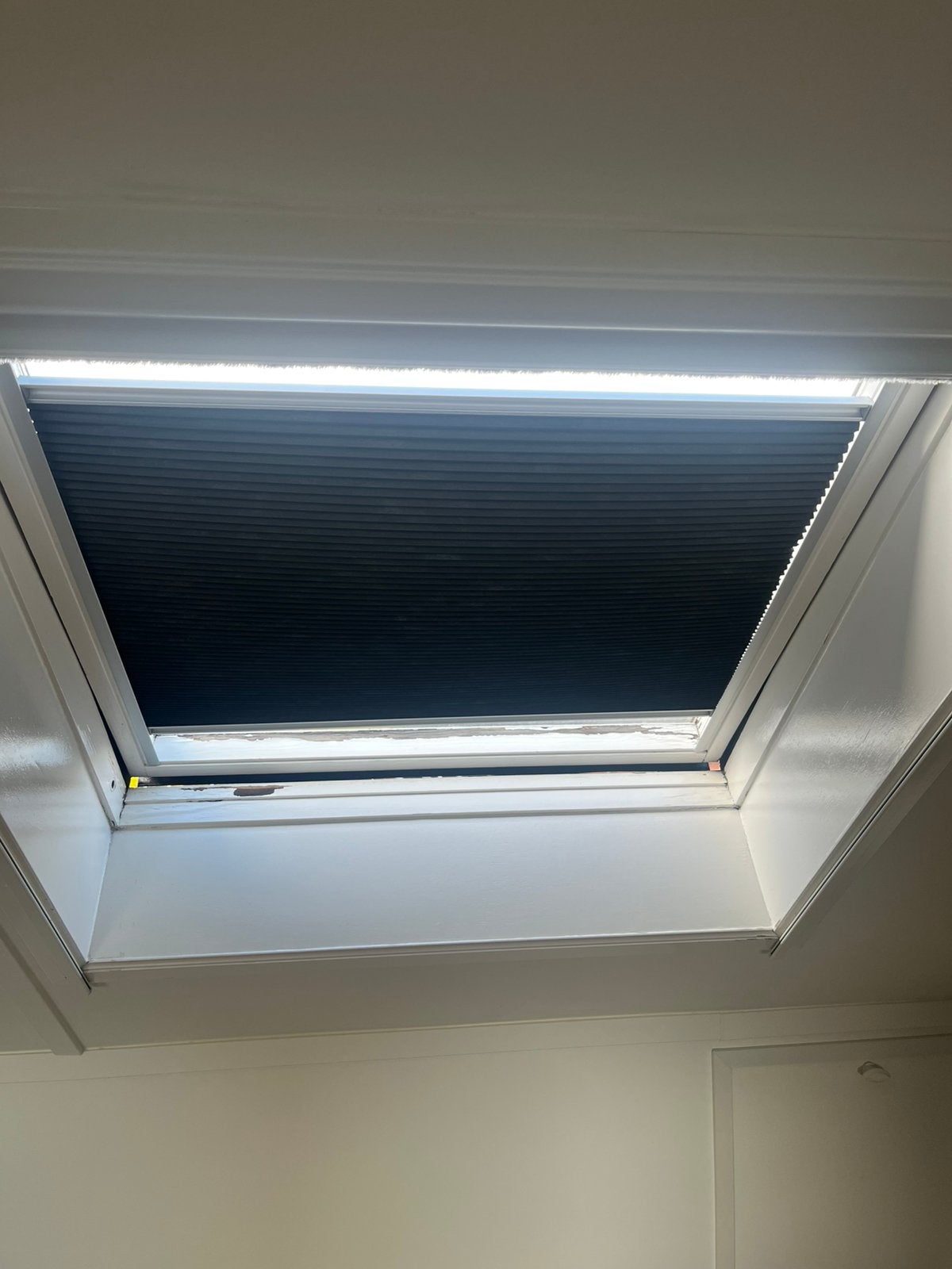 Velux verduisternd plisse gordijn zwart 114/118, 114 cm, Zwart, Ophalen of Verzenden, Zo goed als nieuw
