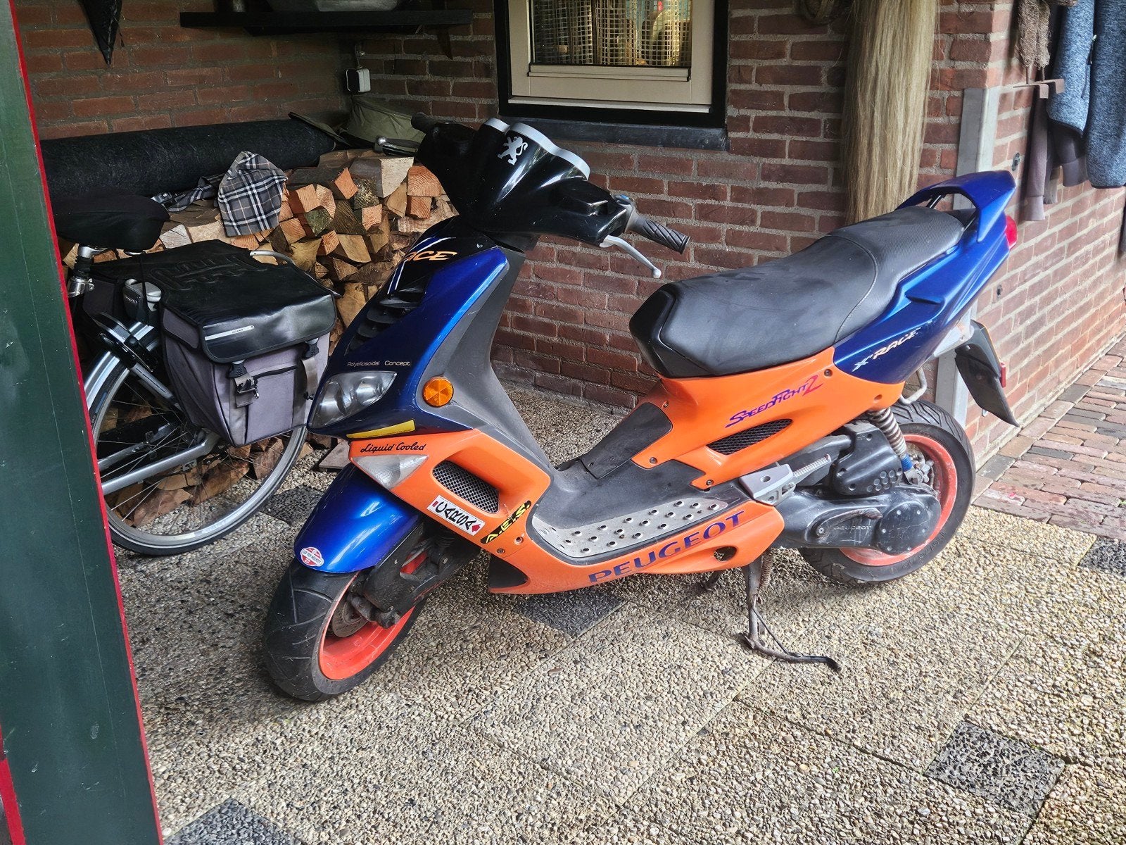 Peugeot Speedfight 2 X race Scooter  - Oranje/Blauw, Ophalen, Gebruikt, Maximaal 45 km/u, Peugeot