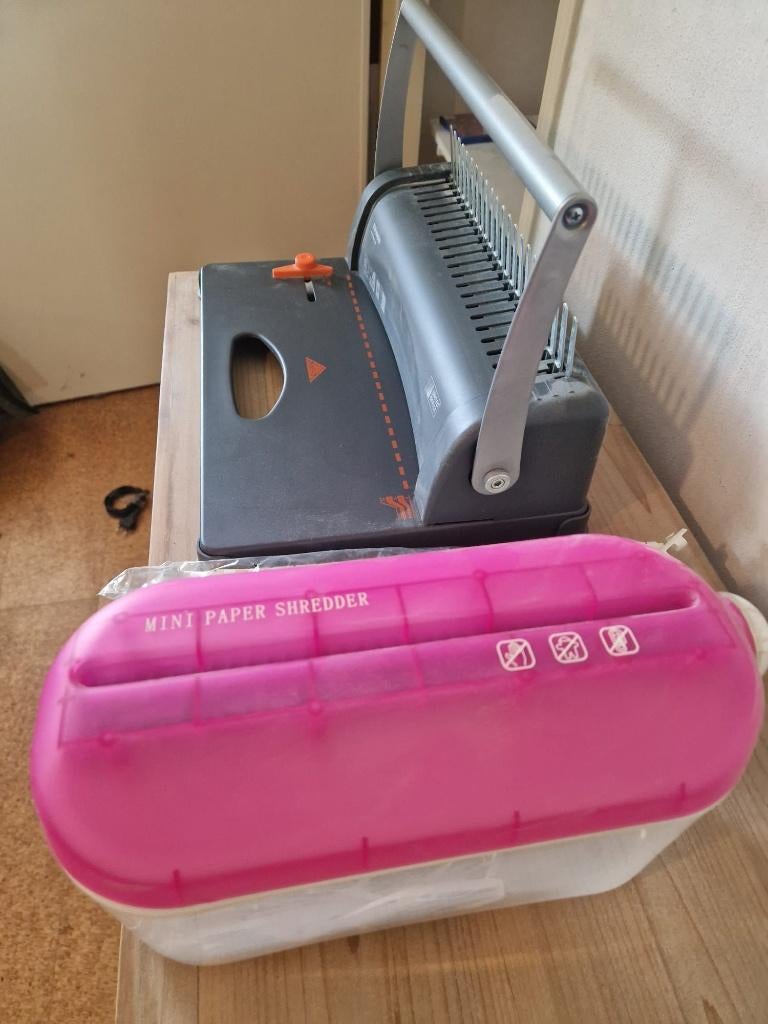 Binder en schredder, Ophalen, Zo goed als nieuw, Overige thema's