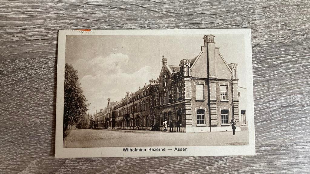 Oude ansichtkaart Assen 1926 Kazerne, Verzamelen, Ophalen of Verzenden, 1920 tot 1940, Gelopen, Drenthe