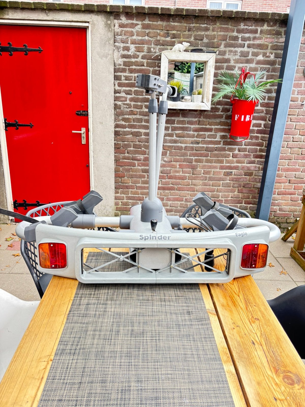 Spinder eagle met 2 sleutels, Ophalen, Zo goed als nieuw, Trekhaakdrager