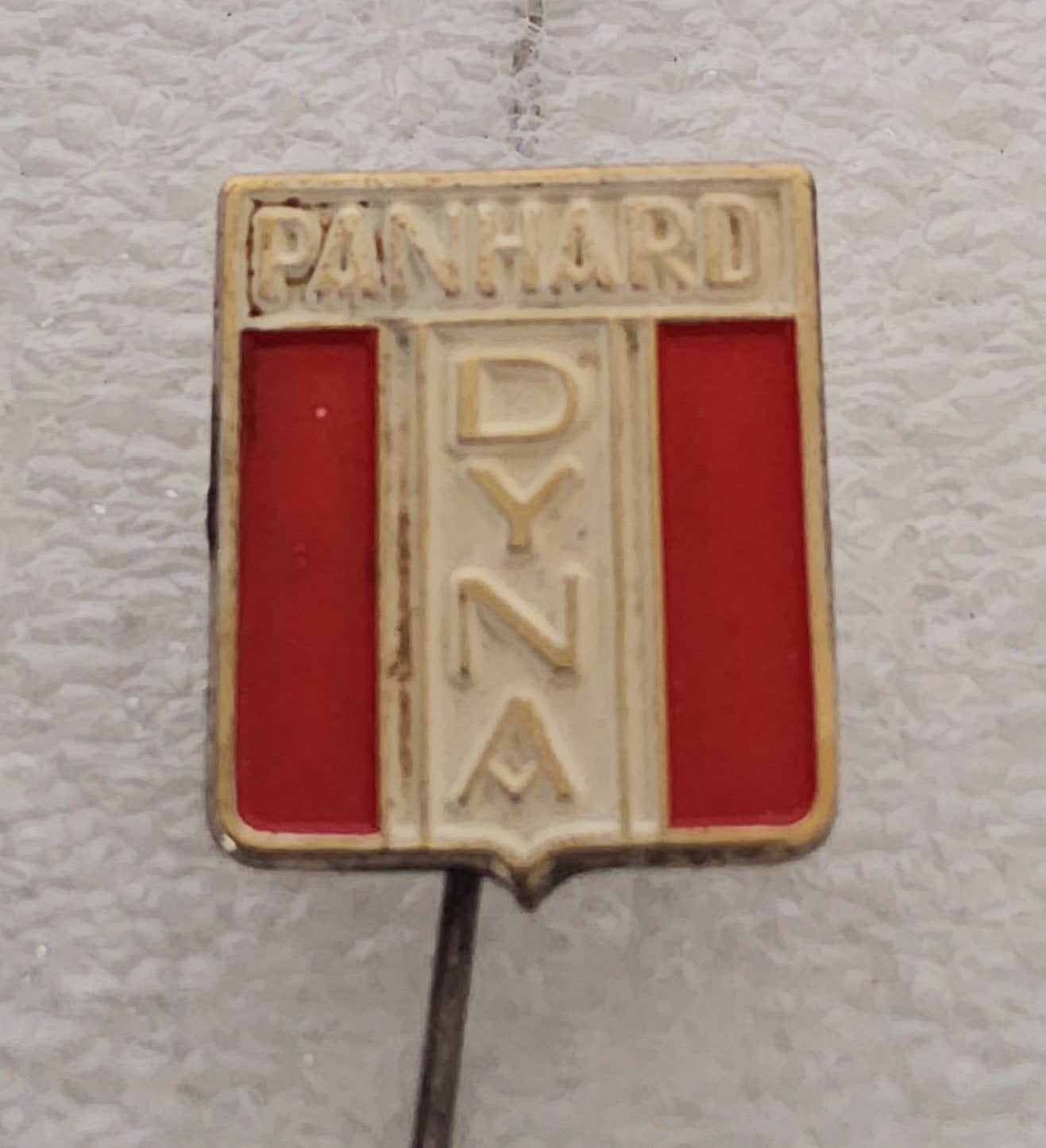 Vintage Panhard Dyna Speldje - Auto Merk, Verzamelen, Ophalen of Verzenden, Gebruikt, Overige onderwerpen, Speldje of Pin