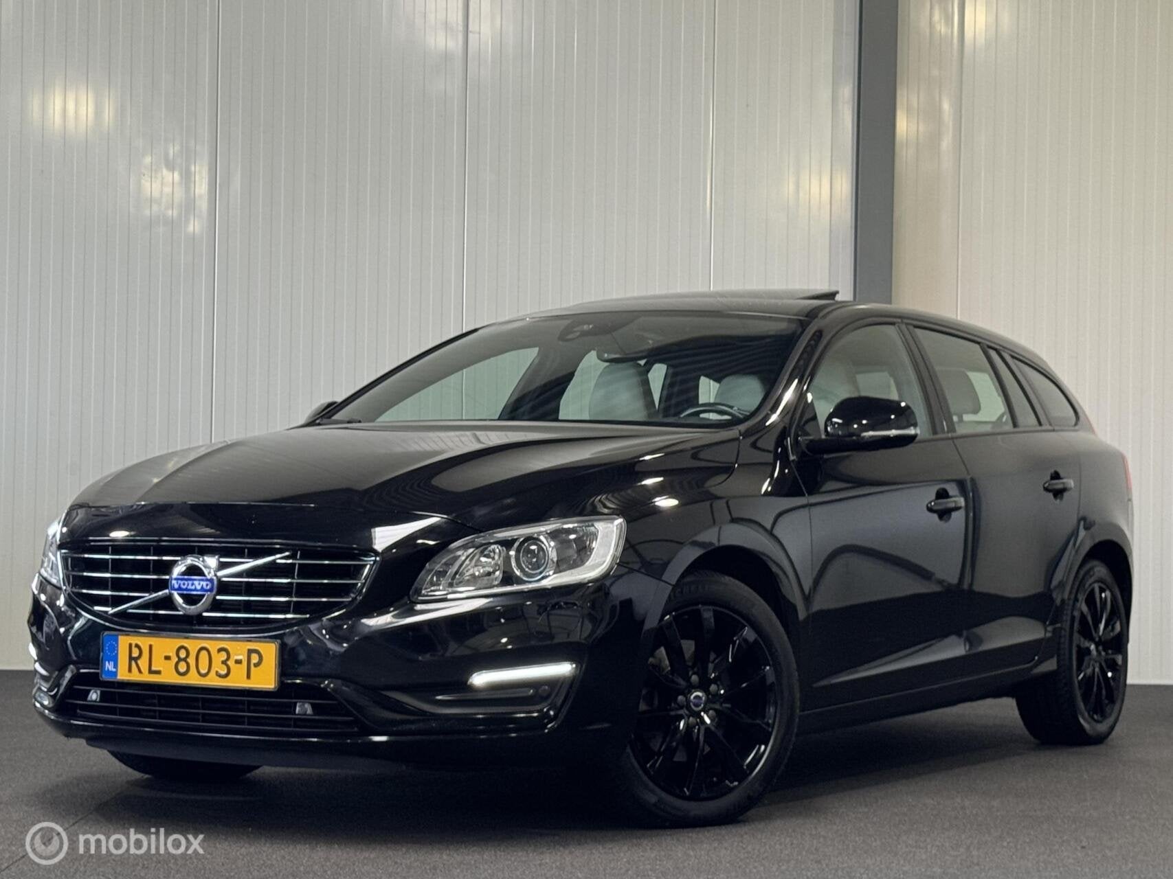 Volvo V60 1.5 T2 Polar+ Dynamic AUT. [ NAP 1e eig. leder sch, Auto's, 1498 cc, 4 cilinders, Onderhoudsboekje, 84 €/maand