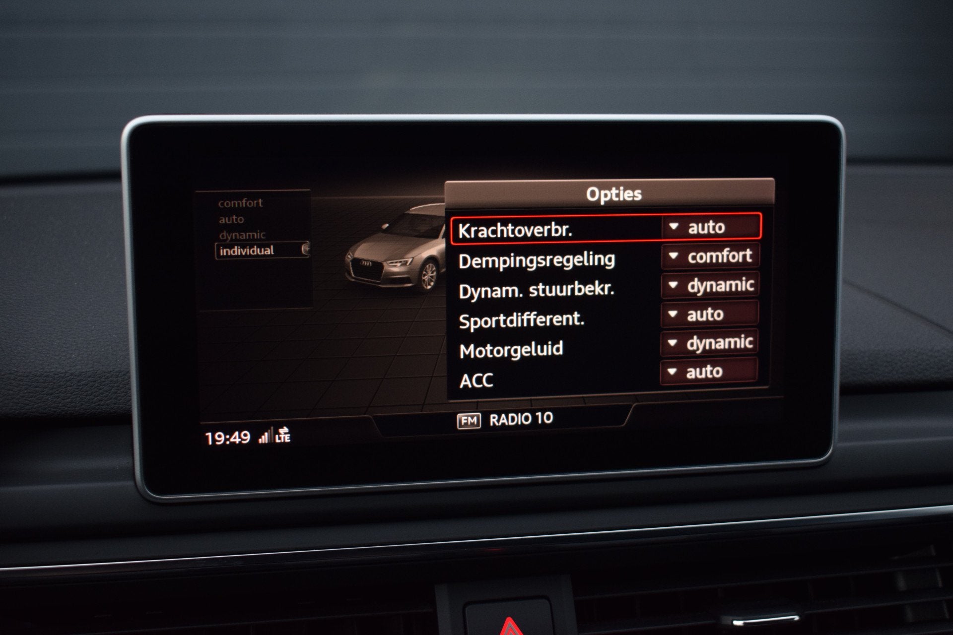 Foto 30 van Audi RS4 2.9 TFSI 450pk Quattro Pano | HUD | Milltek | 360 c