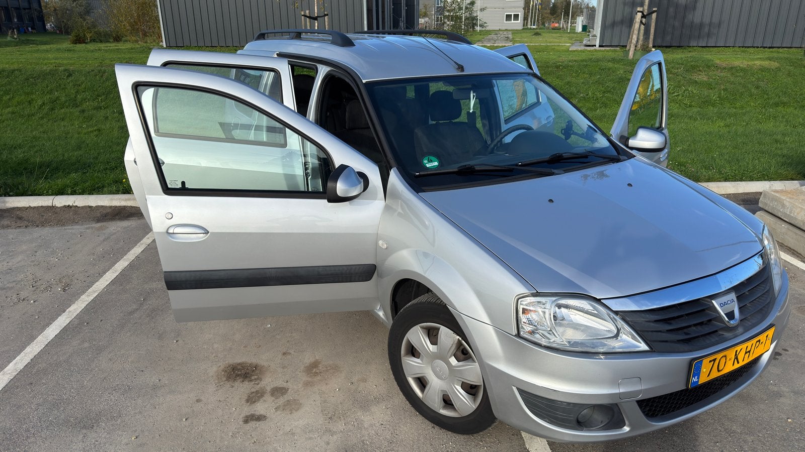 Dacia Logan 1.6 NEW APK,2009, NETTE AUTO, 7P, NAP, AIRCO,, Auto's, Stof, Zwart, 7 stoelen, Logan