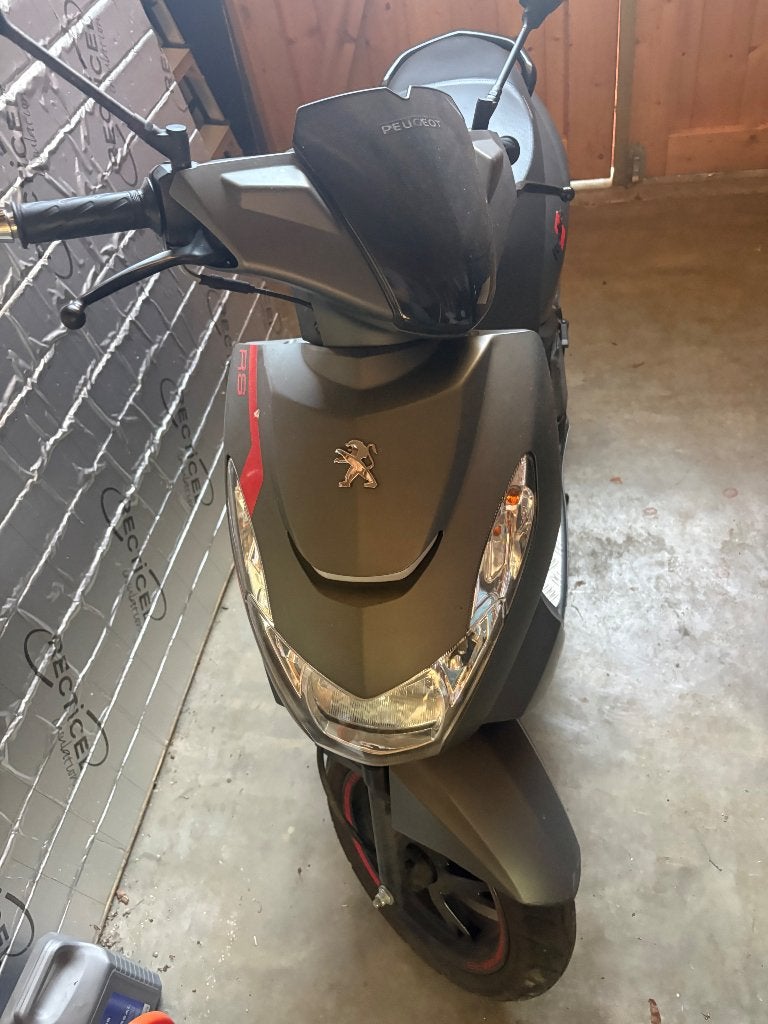 Peugeot kisbee 2019, Ophalen, Overige modellen, Zo goed als nieuw, Benzine