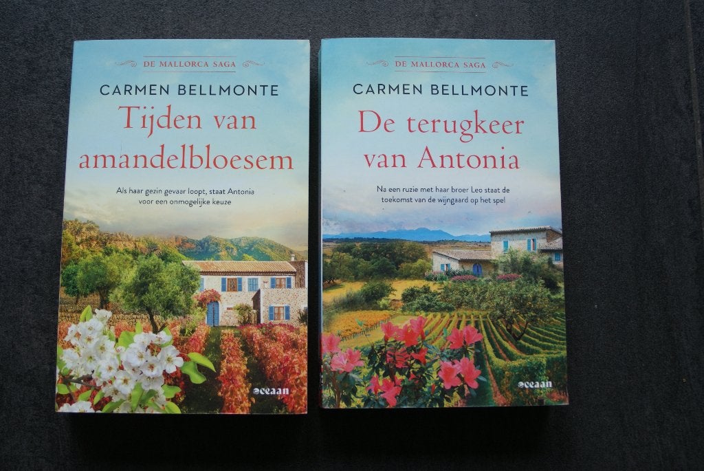 TIJDEN VAN AMANDELBLOESEM/ TERUGKEER V ANTONIA (C. Bellmonte, Ophalen of Verzenden, Zo goed als nieuw, Carmen Bellmonte