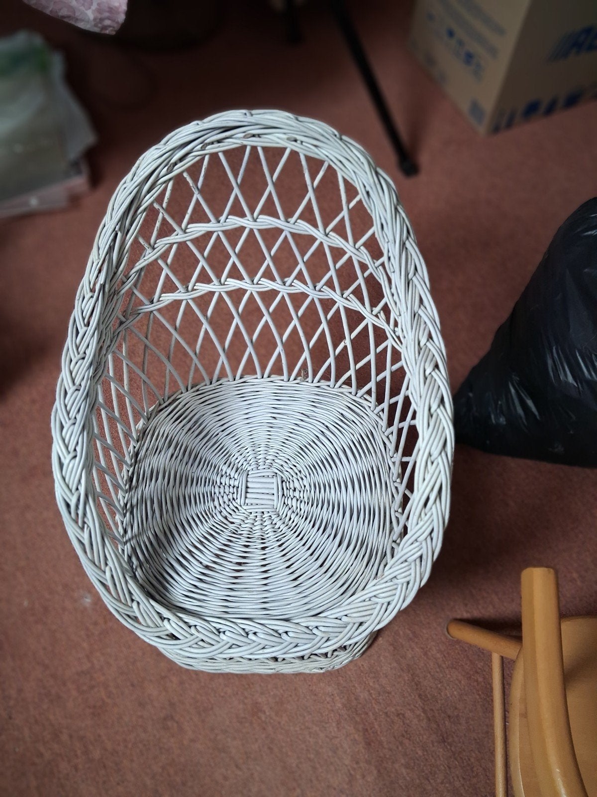 Witte rieten kinderstoel / poppenstoel, Kinderen en Baby's, Ophalen of Verzenden, Gebruikt, Stoel