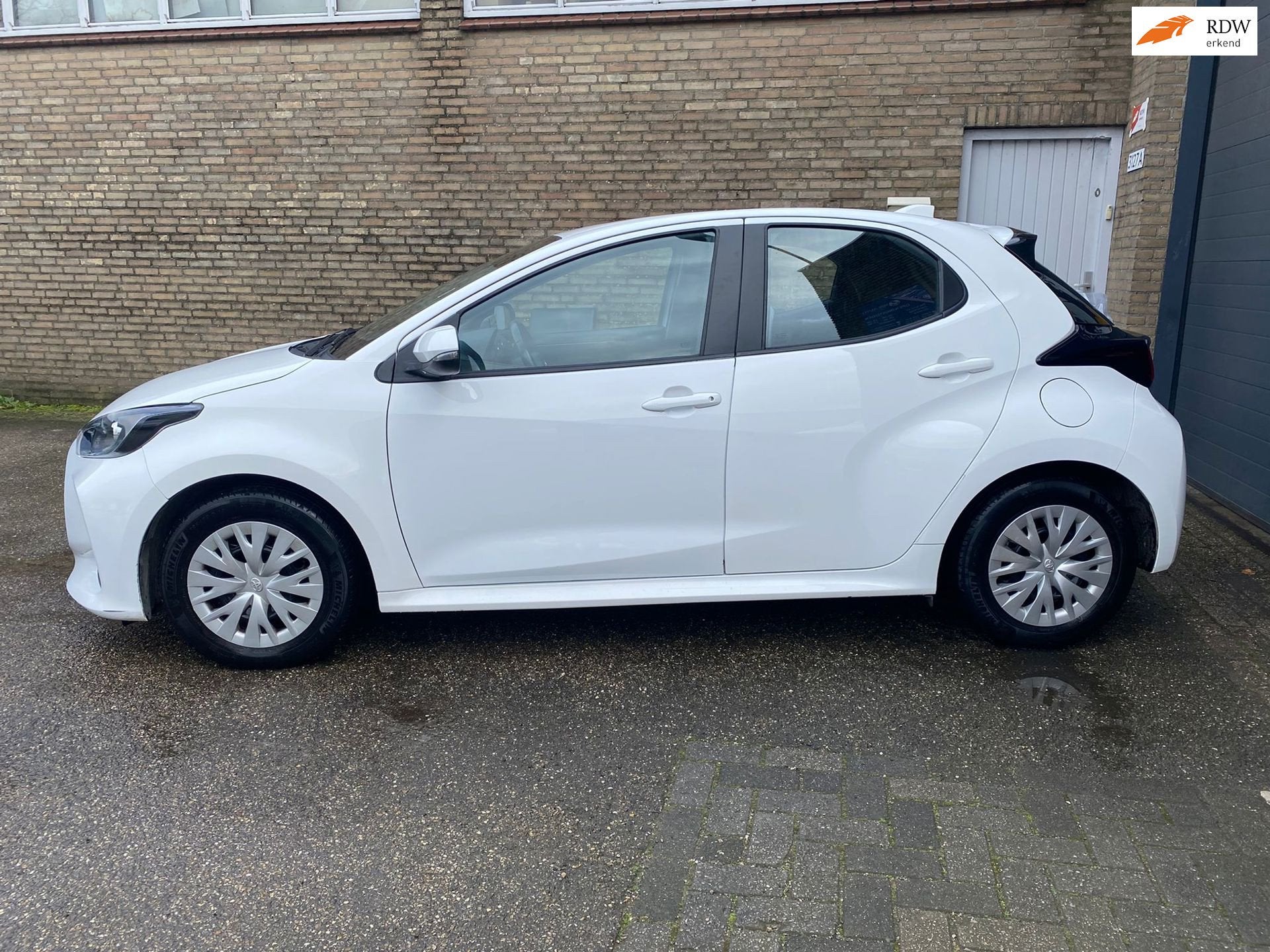 Toyota Yaris 1.5 Hybrid Executive, 450 kg, Gebruikt, Automatische klimaatregeling, Bedrijf