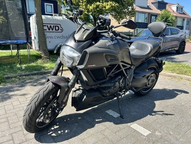 Ducati Diavel Carbon 2018 | 26.843 km | Termignoni | Rizoma, Motoren, 2 cilinders, Occasion, ABS, 1198 cc