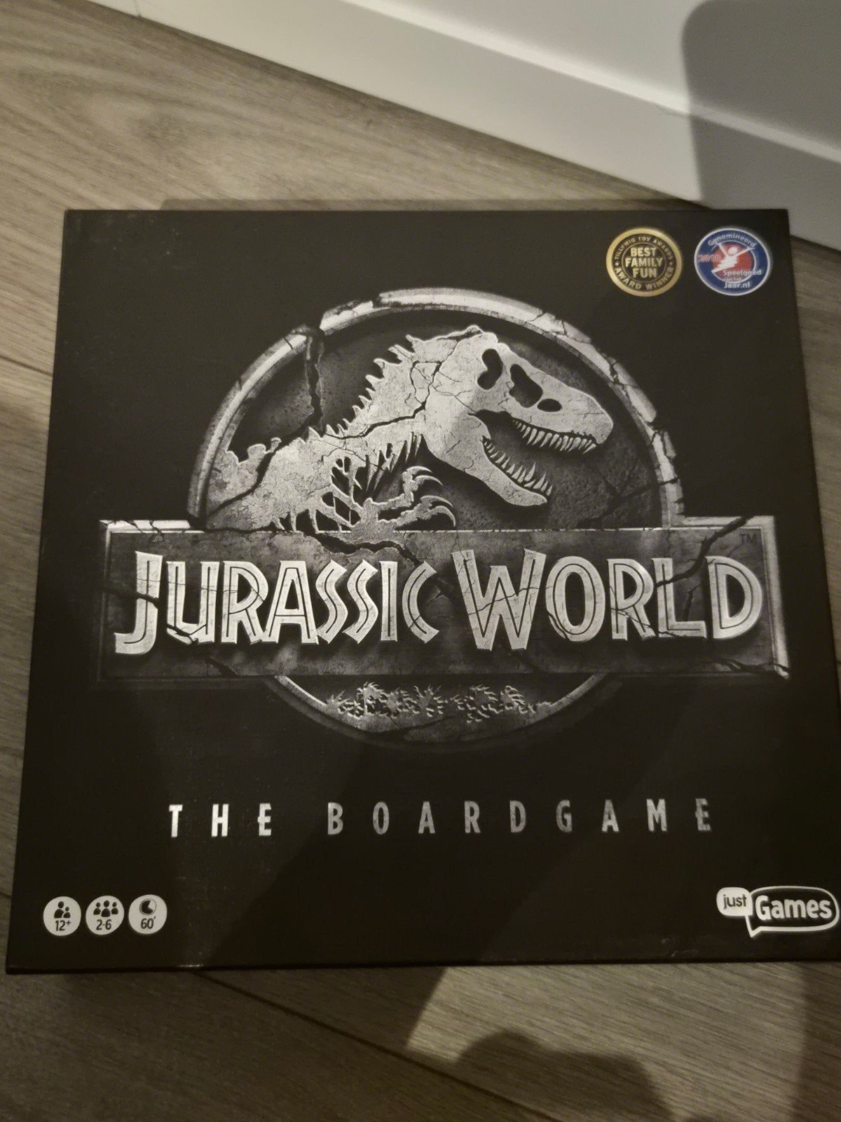 Jurassic World The Boardgame - Nieuwstaat, nooit gespeeld, Hobby en Vrije tijd, Gezelschapsspellen | Bordspellen, Een of twee spelers