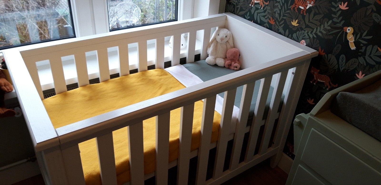 Wit houten ledikant voor babykamer, Ophalen, Zo goed als nieuw, Ledikant