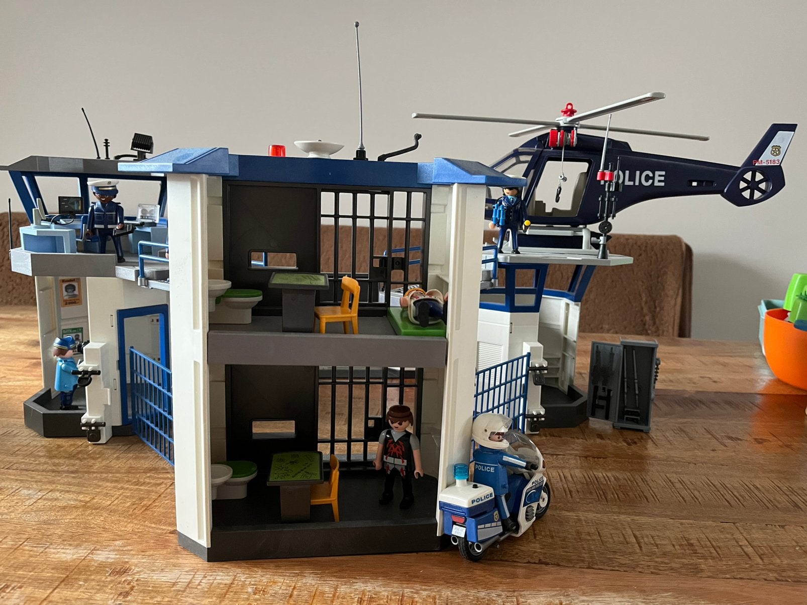 Playmobil 4264 Groot Politiebureau mét helikopter!, Ophalen of Verzenden, Gebruikt, Complete set