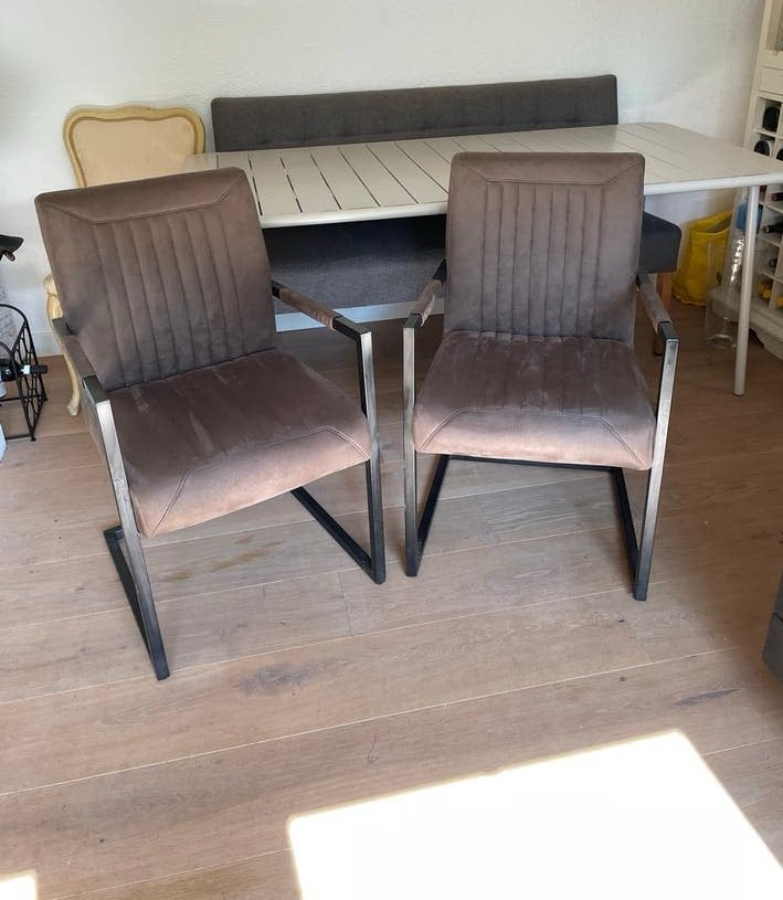 2x Bruine eetkamerstoelen met armleuning, Ophalen, Gebruikt, Twee, Bruin