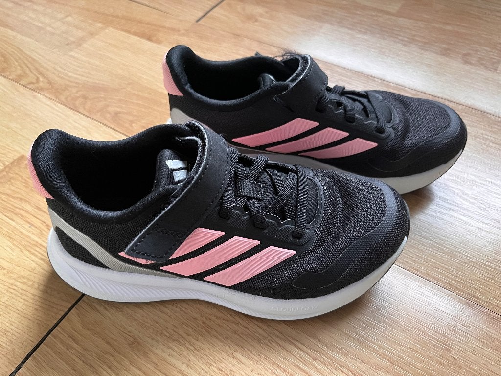 Gymschoenen Adidas maat 33, Ophalen, Adidas, Zo goed als nieuw, Jongen of Meisje