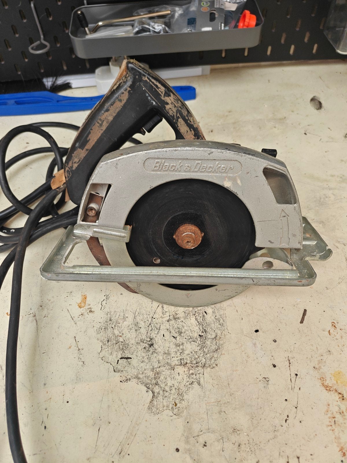 Black & Decker Cirkelzaag met zaagblad, Ophalen of Verzenden, Gebruikt, Cirkelzaag, Black & Decker