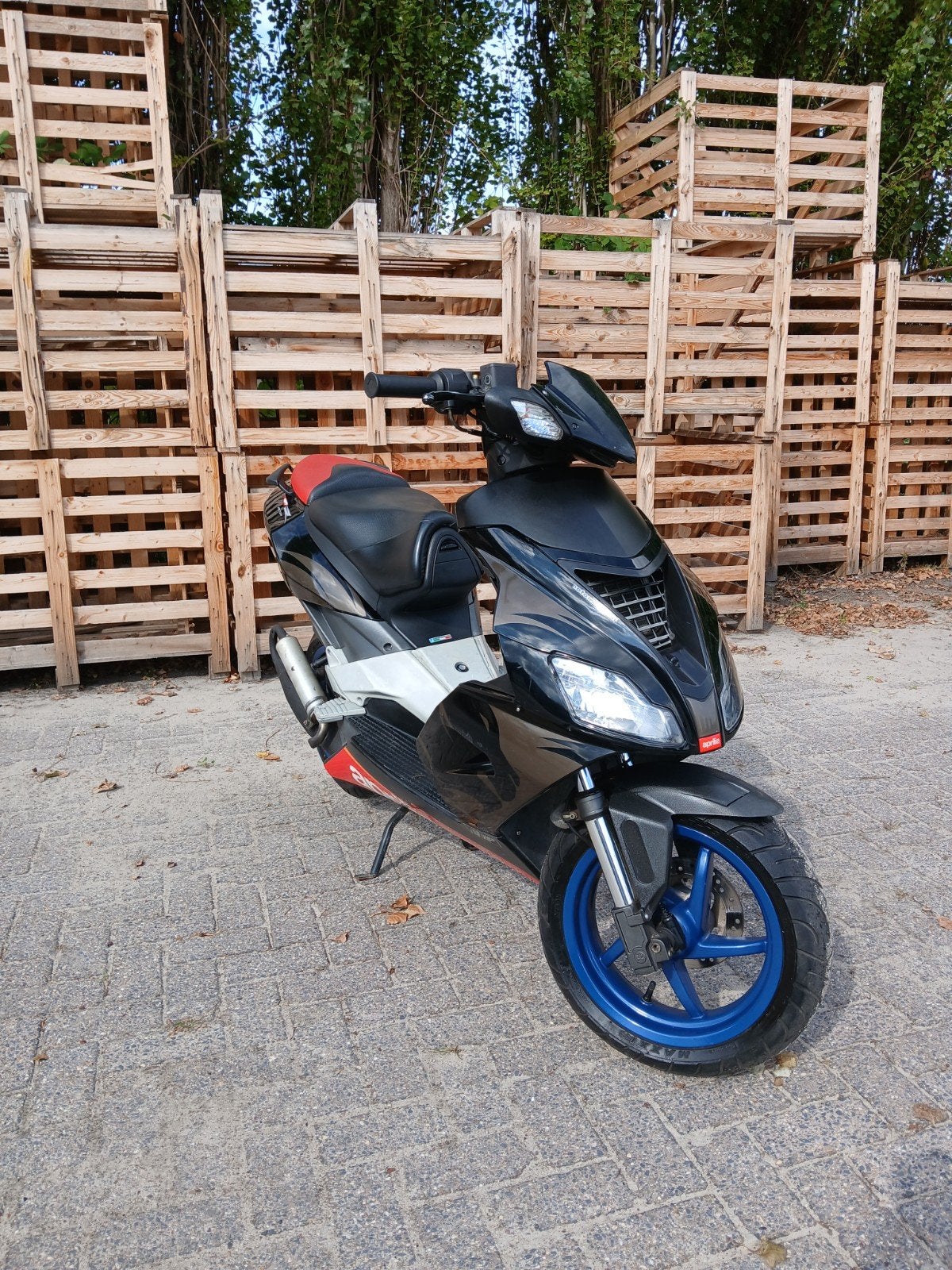 Aprilia SR 50 factory - goedwerkend - snelle brommer, Ophalen, Tweetakt, Gebruikt, Maximaal 45 km/u
