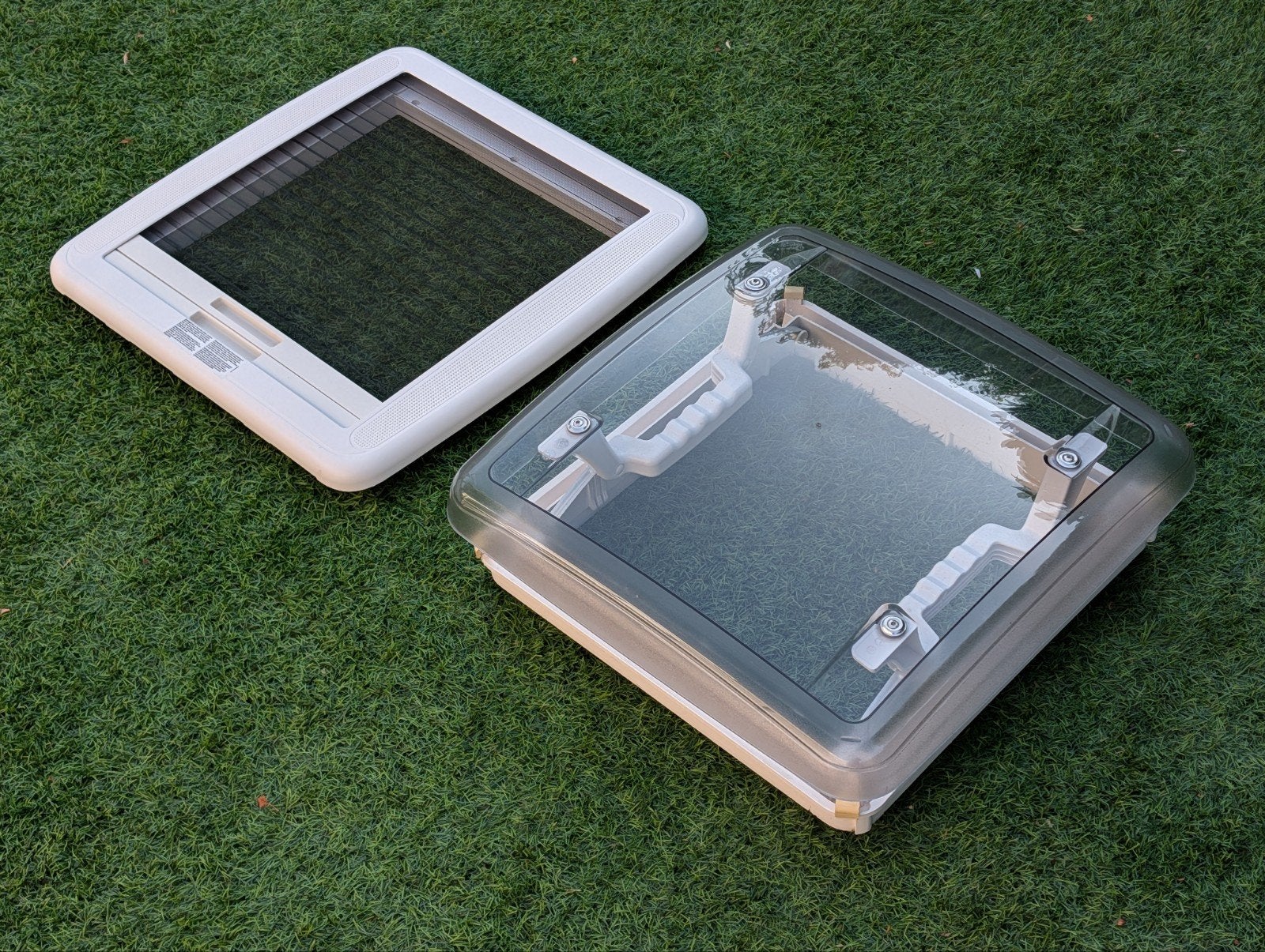 Dometic Mini Heki S dakluik 40 x 40 cm, Caravans en Kamperen, Caravan accessoires, Ophalen of Verzenden, Zo goed als nieuw