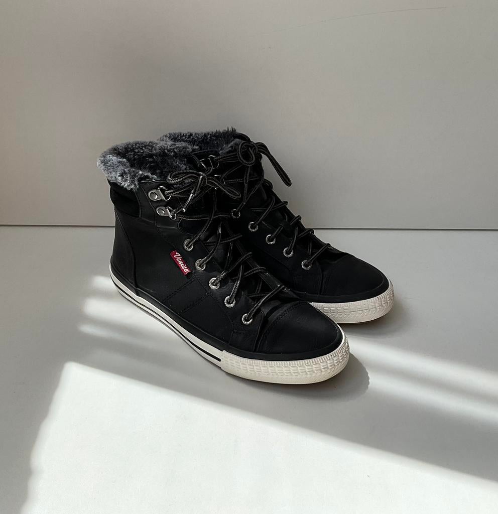 Zwart gevoerde sneakers van het merk Venice, Ophalen, Zo goed als nieuw, Schoenen