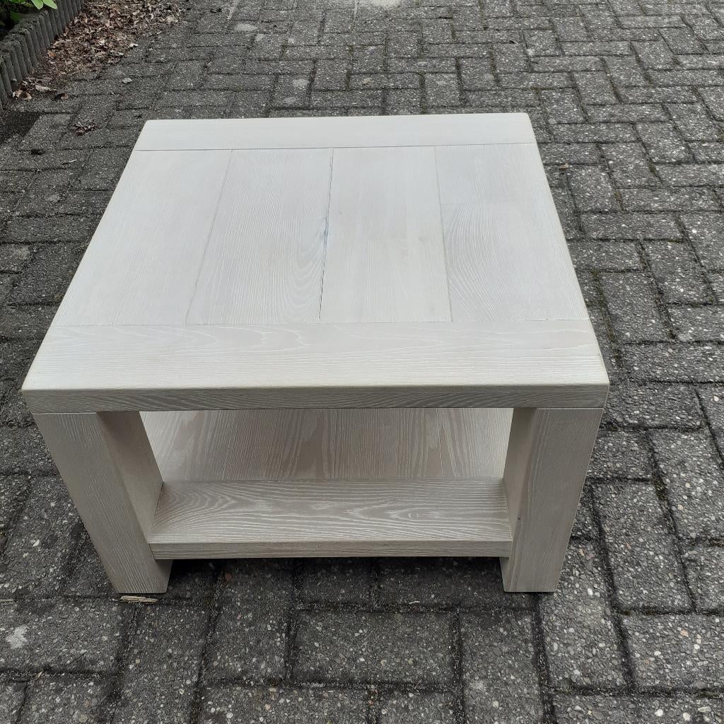 Bijzettafel white wash, hout structuur zichtbaar, Rond, Ophalen of Verzenden, Zo goed als nieuw, 75 cm of meer