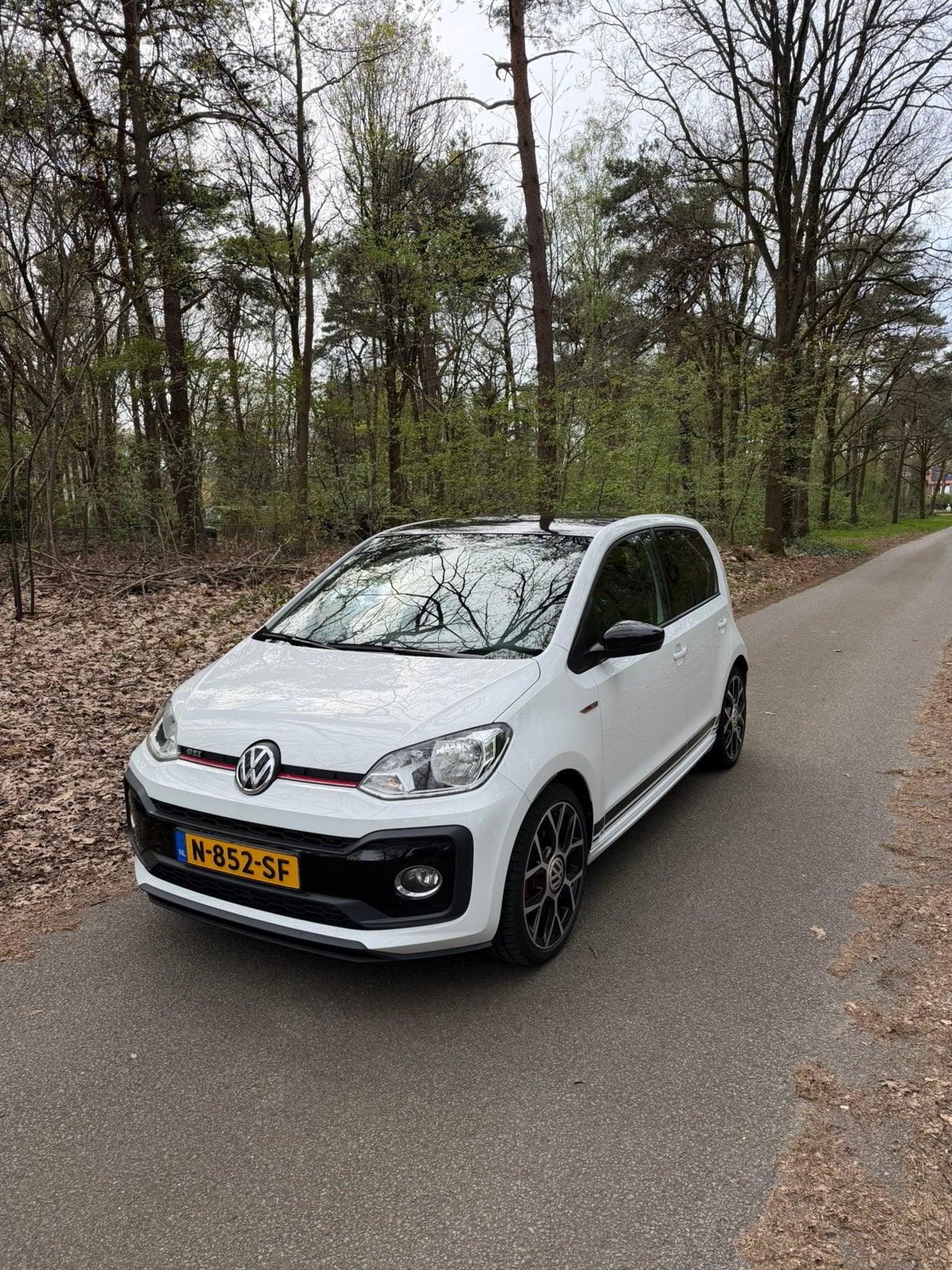Volkswagen UP! GTİ 1.0 TSI 115PK 5D 2018 Wit, Auto's, Voorwielaandrijving, Stof, 40 €/maand, Up!