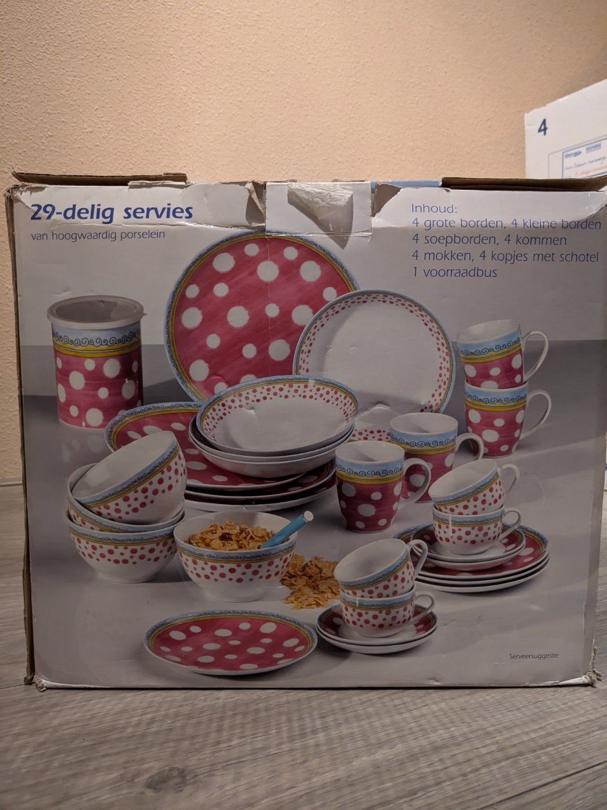 Vrolijke servies set 29-delig, Huis en Inrichting, Keuken | Servies, Ophalen, Aardewerk, Overige stijlen, Bord(en)