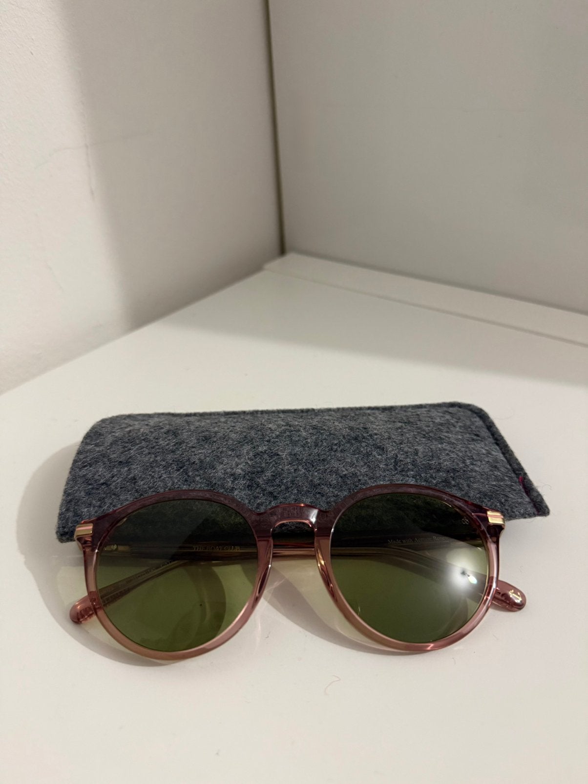 scotch en soda zonnebril, Sieraden, Tassen en Uiterlijk, Ophalen of Verzenden, Zo goed als nieuw, Roze, Zonnebril