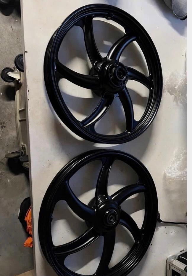 Tomos velgen spuiten (€25) incl: schuren, primer,(blanke)lak, Ophalen, Nieuw, Overige modellen
