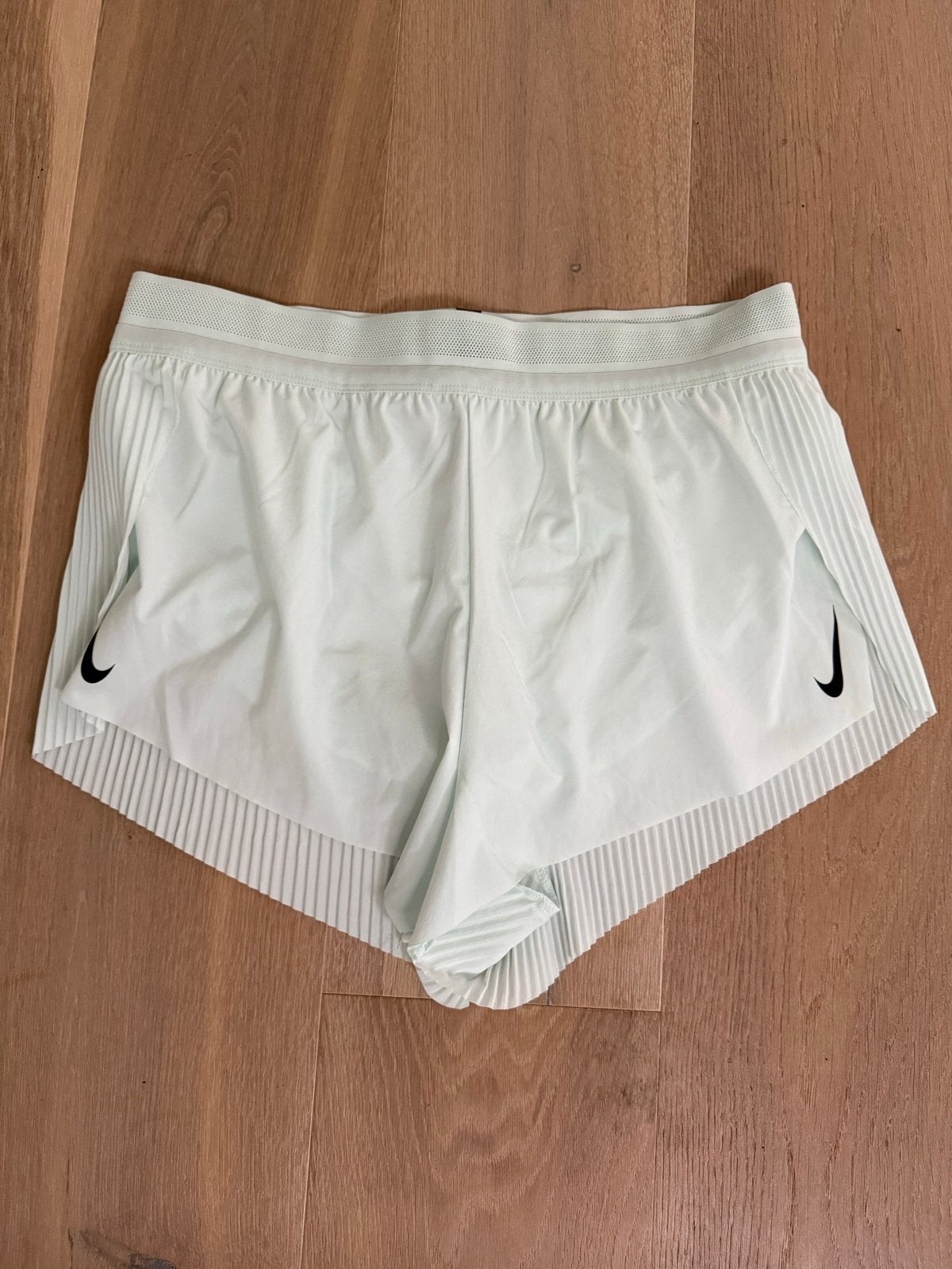 Nike short aeroswift, Maat 42/44 (L), Ophalen of Verzenden, Zo goed als nieuw, Hardlopen of Fietsen